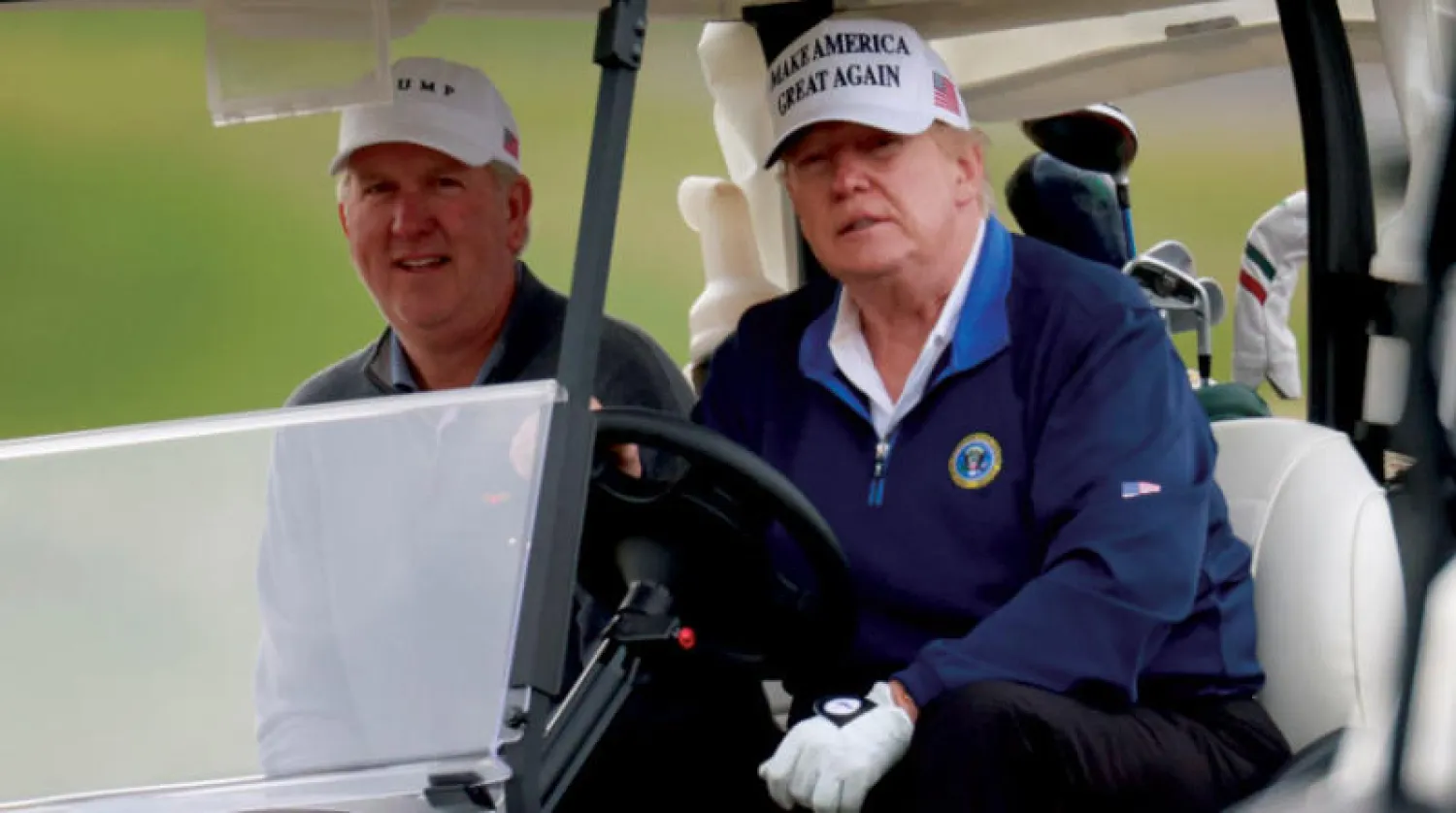 ترمب لدى ممارسته رياضة الغولف في فرجينيا في 22 نوفمبر الماضي (رويترز)