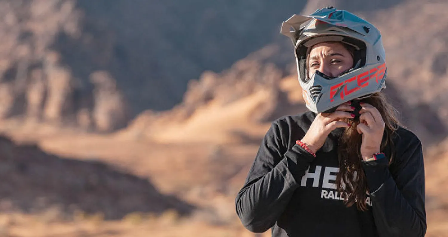 دانيا عقيل المتسابقة السعودية تترقب بشغف كبير انطلاقة رالي داكار (الشرق الأوسط)