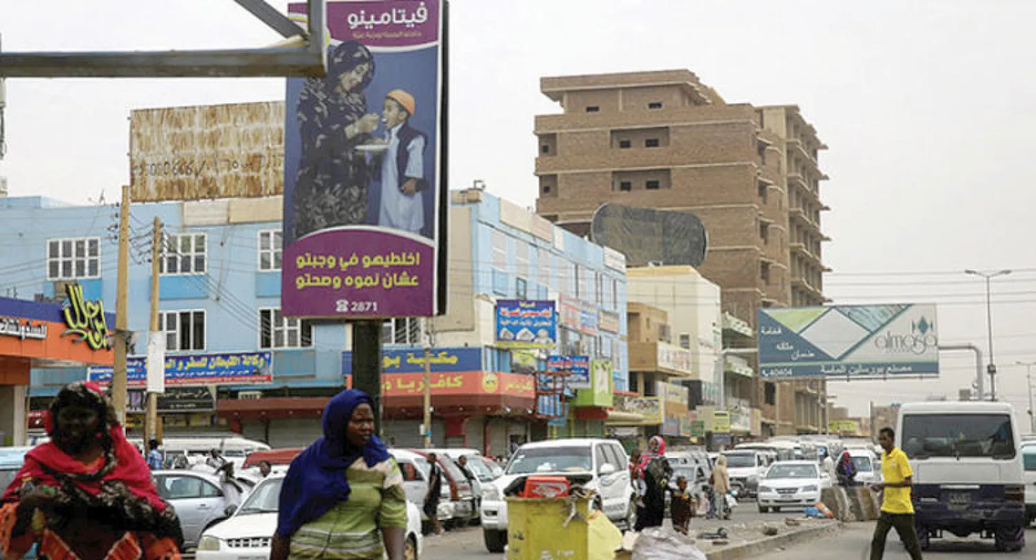 الحكومة السودانية على وشك إجازة أول موازنة بعد الرفع من قائمة الدول الراعية للإرهاب (رويترز)