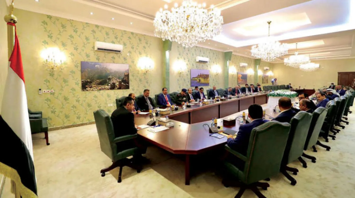 جانب من أول اجتماع للحكومة اليمنية في عدن أمس (الشرق الأوسط)