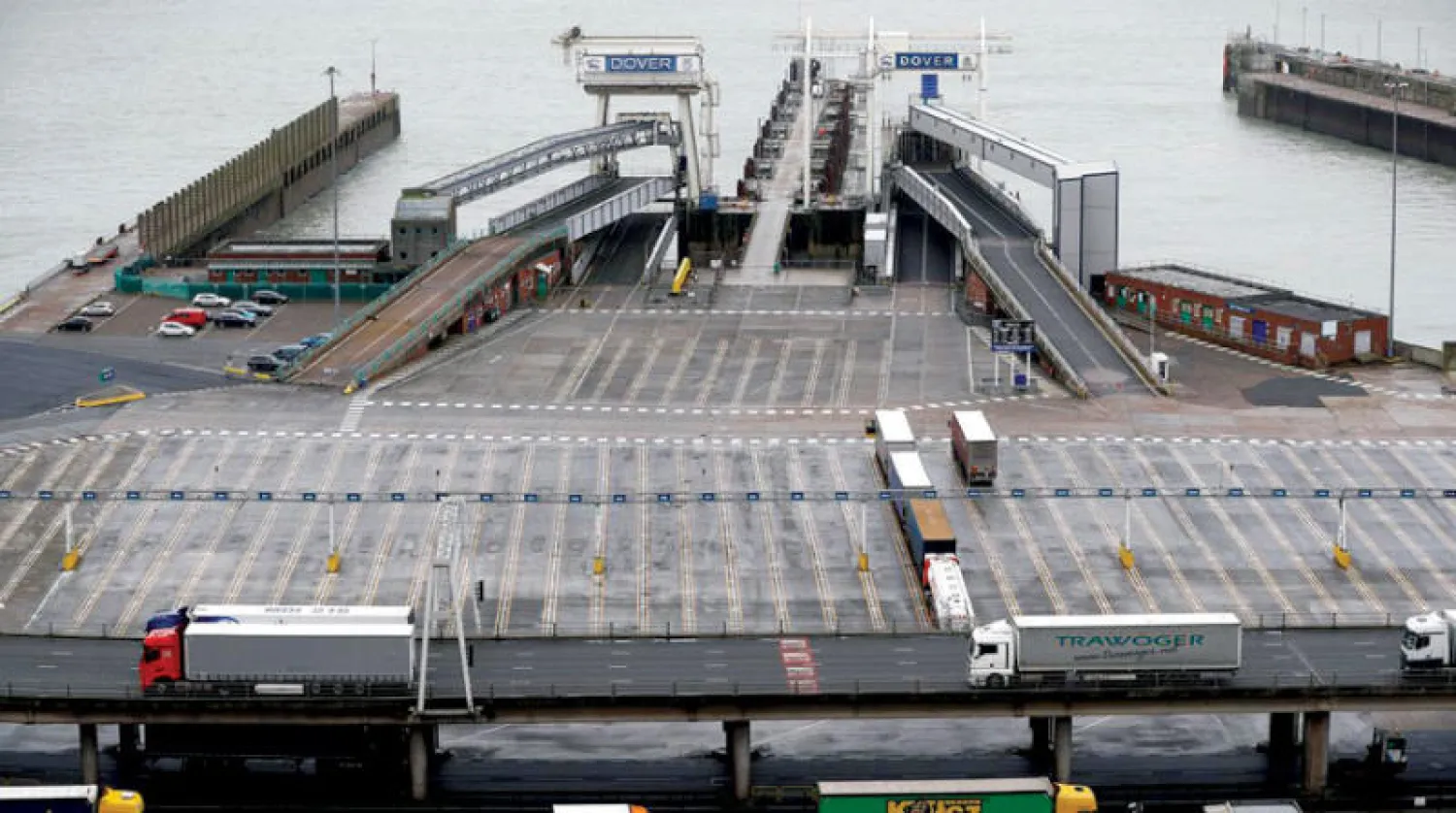 شهدت الحدود بين بريطانيا وفرنسا حركة سلسة في مستهل أسبوع العمل الأول بعد «بريكست» (رويترز)
