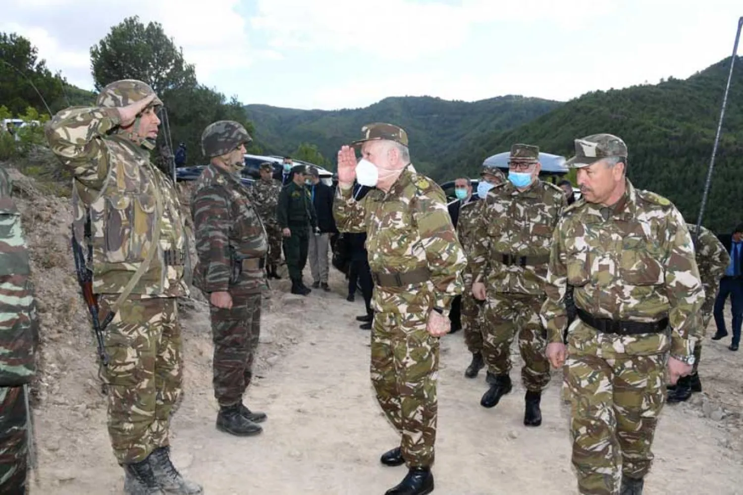 Genelkurmay Başkanı, çatışmaya tanık olan bölgede konuşlu personeli ziyaret etti (APS) 