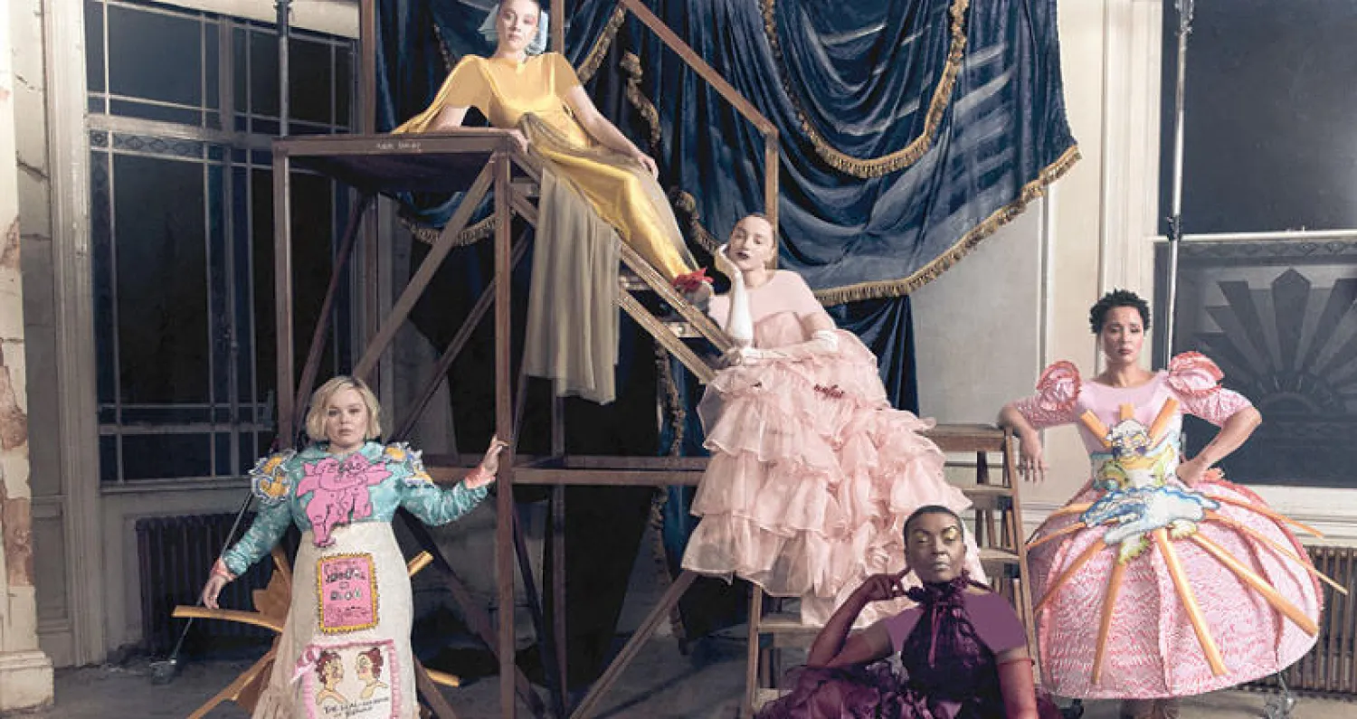 بطلات بريدجرتون بأزياء عصرية 