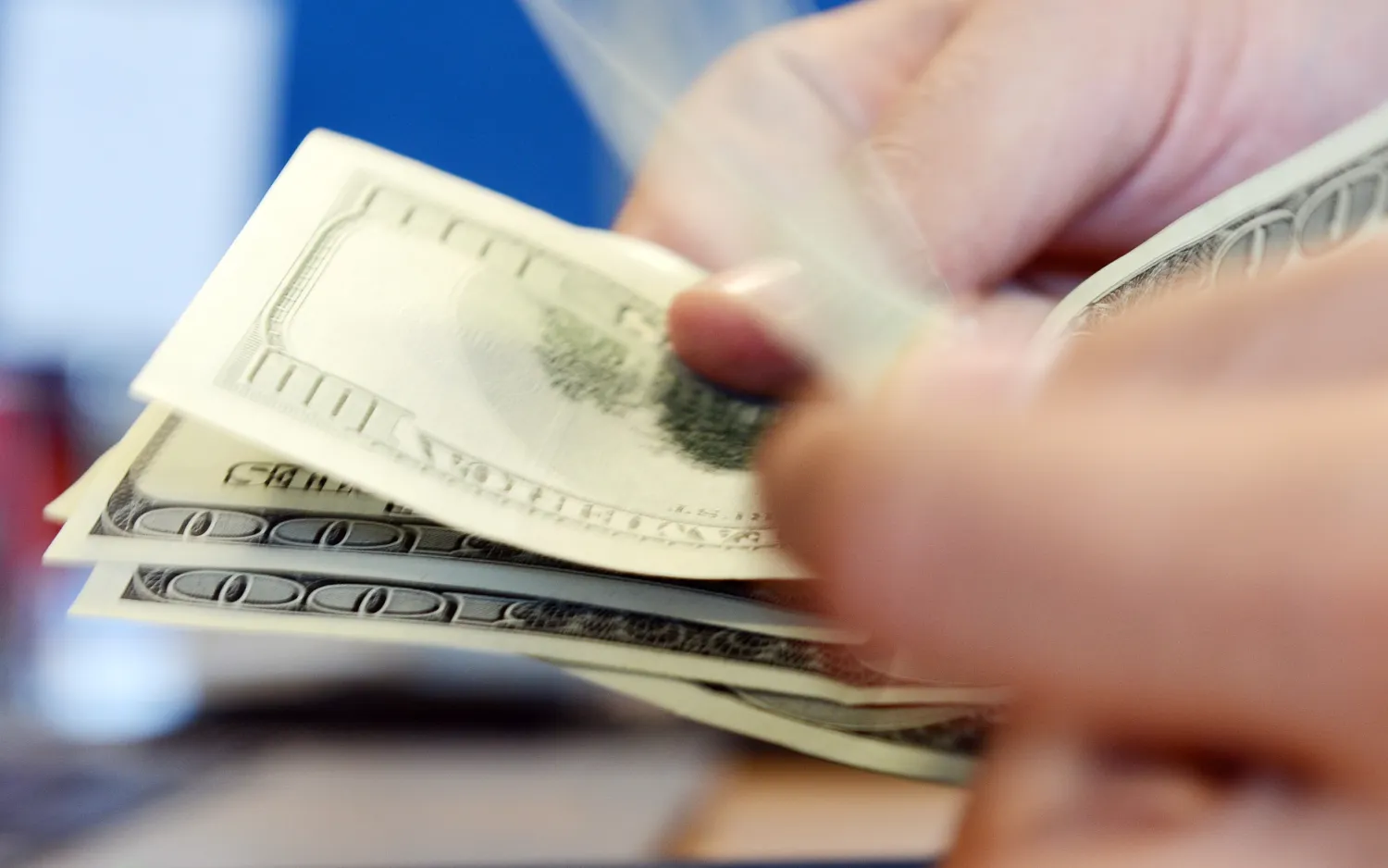 Dolar 7,30 seviyesinde, euro 9 liranın altına indi