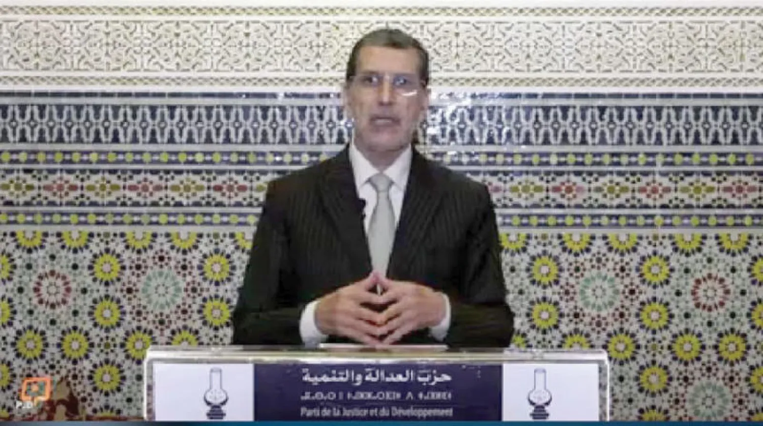 سعد الدين العثماني الأمين العام لحزب «العدالة والتنمية» المغربي خلال كلمة في لقاء حزبي (الشرق الأوسط)