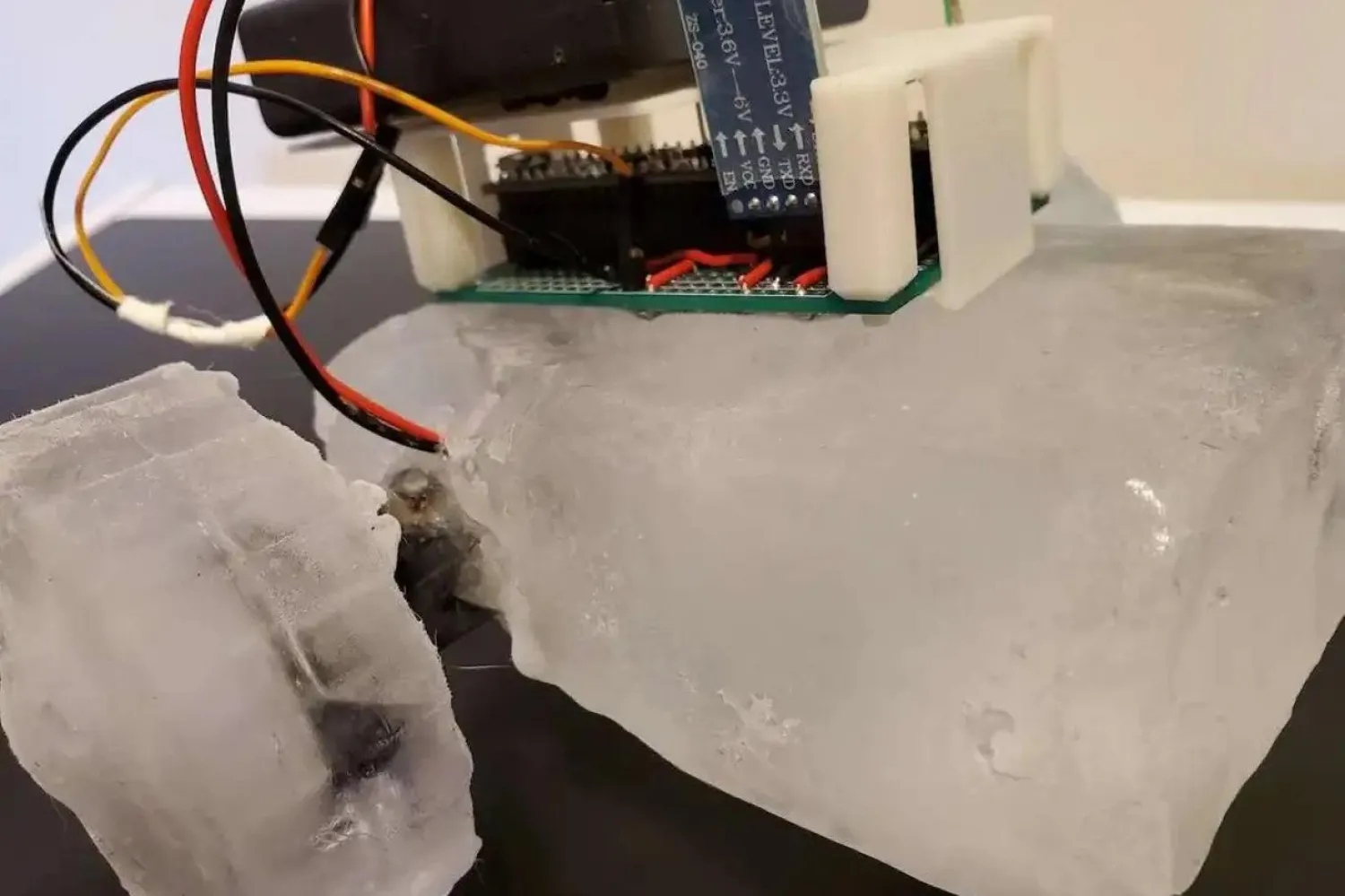 Buzdan robot, uzay araştırmalarında çığır açabilir (Pensilvanya Üniversitesi / GRASP Laboratuvarı)