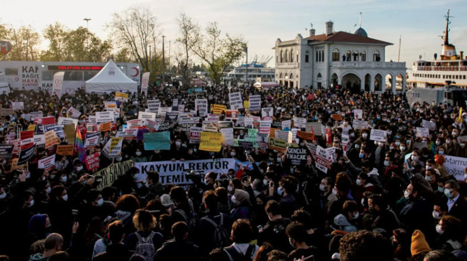 مظاهرة طلابية ضد تعيين إردوغان لرئيس جامعة البوسفور الأربعاء الماضي (أ.ب)