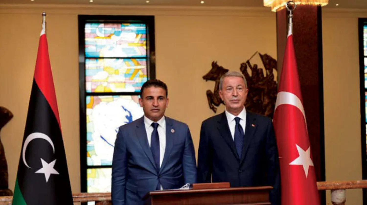 وزير دفاع «الوفاق» النمروش لدى اجتماعه مع وزير الدفاع التركي في إسطنبول (حكومة الوفاق)