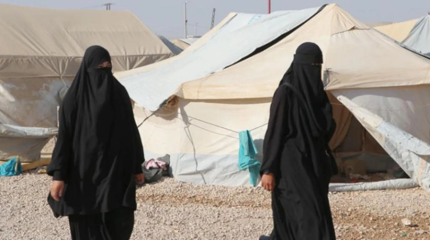 Two Moroccan women at Syria's northeastern al-Hol refugee camp. (Asharq Al-Awsat)