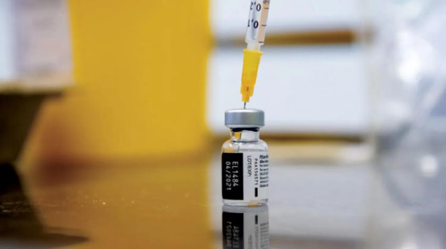 Çek Cumhuriyeti'ndeki bir üniversite hastanesinde Pfizer aşısı dozu hazırlanıyor (DPA)