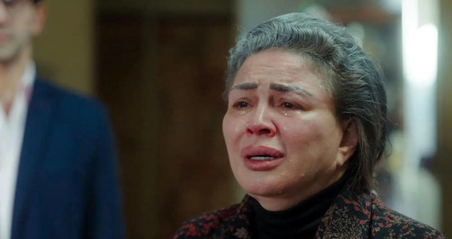 إلهام شاهين في لقطة من فيلم «حظر تجول»