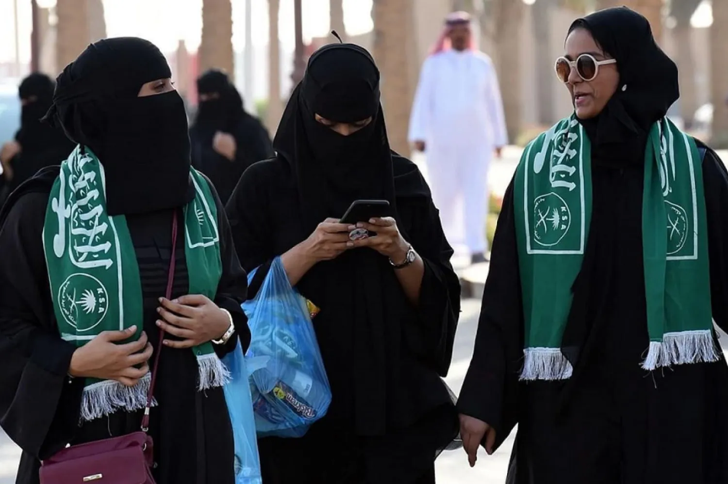 Suudi Arabistan Bakanlar Kurulu, taciz suçuyla mücadele için yasaya yeni bir madde ekledi (AFP)