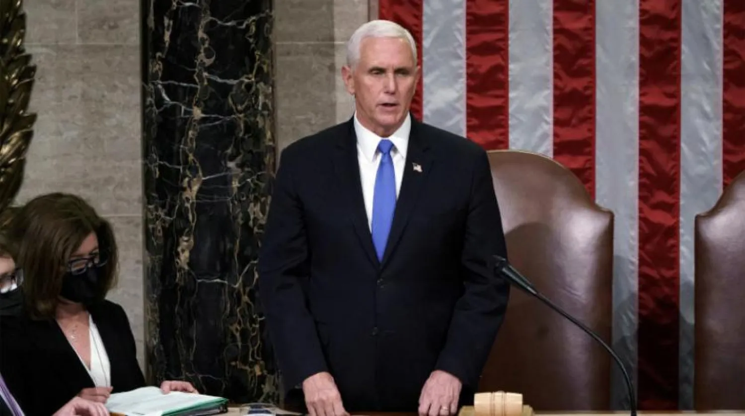 Mike Pence, Seçim Kurulunun Kongre'deki oylarının onaylanması sırasında (Reuters)