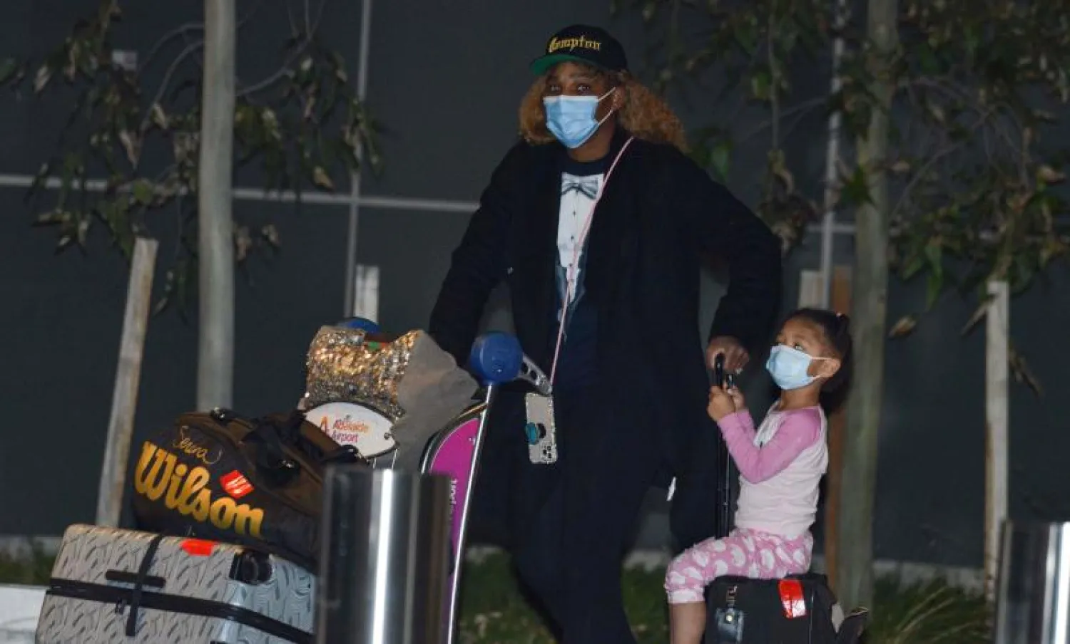 وصول لاعبة التنس الأميركية الشهيرة سيرينا ويليامز إلى أديلايد للمشاركة في بطولة أستراليا المفتوحة (أ.ف.ب)