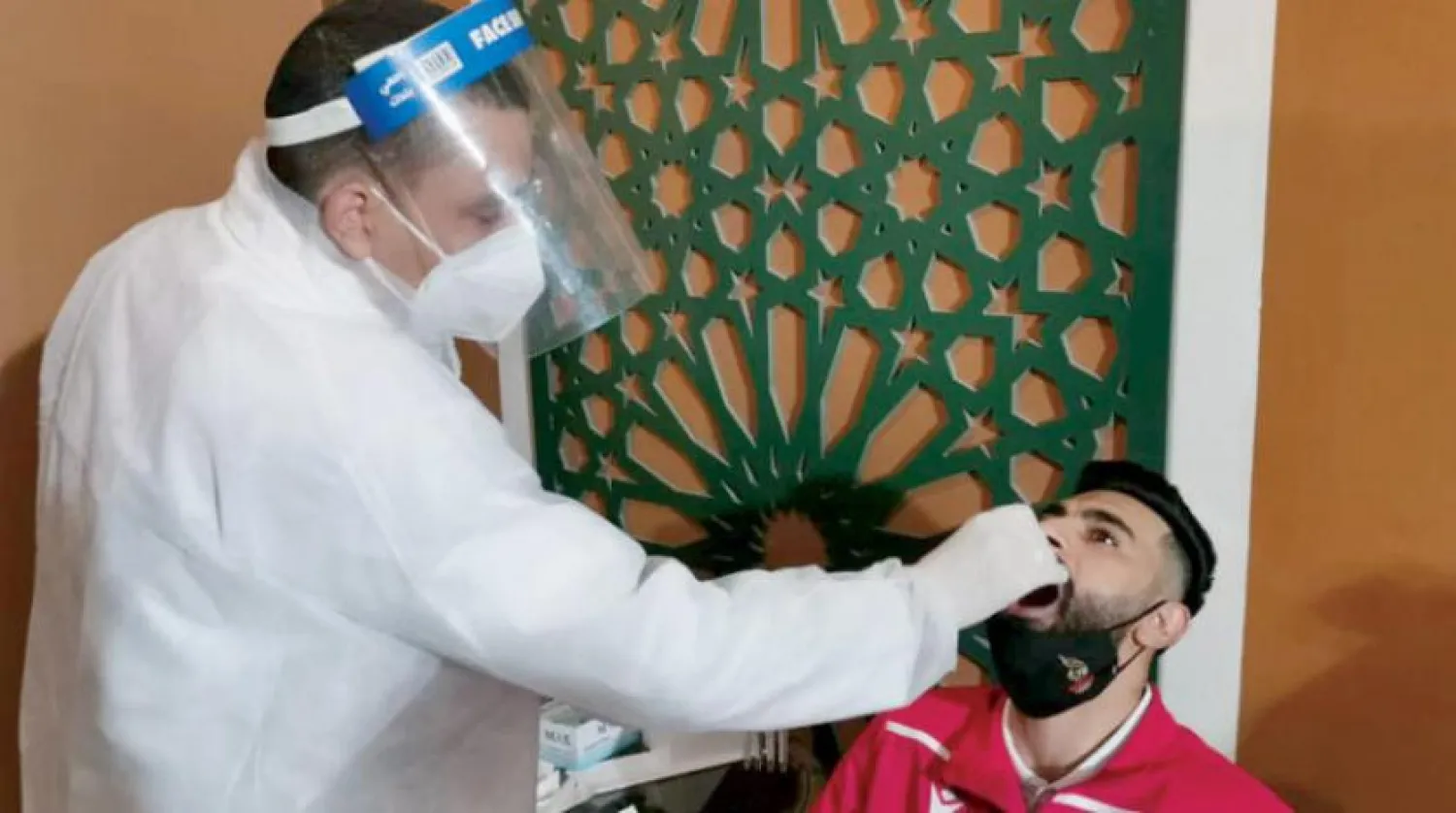 Kahire’deki bir sağlık merkezinde uygulanan koronavirüs testi. (Mısır Sağlık Bakanlığı)