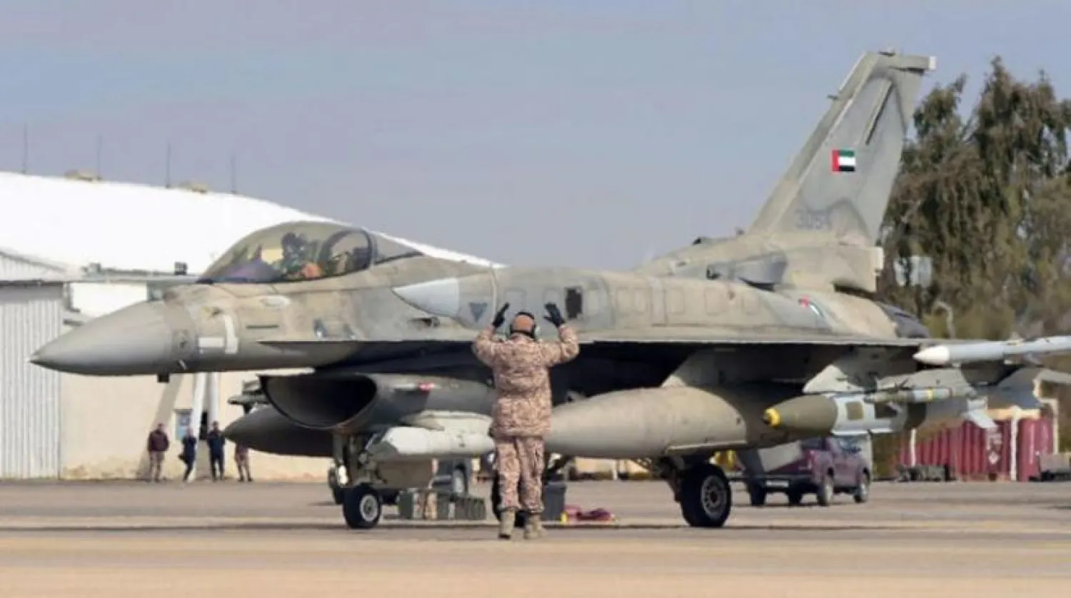 جنگنده اف ۱۶ امارات (آرشیویی)
