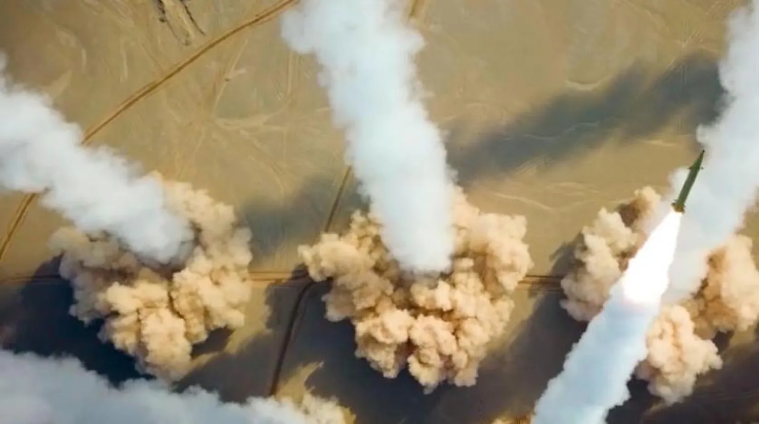 İran'ın dün yaptığı balistik füze denemelerinden bir kare (AFP)