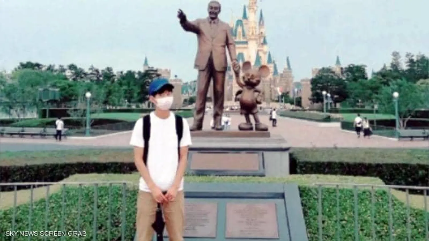 أغرب مهنة... رجل يؤجر نفسه دون أن يعمل شيئا