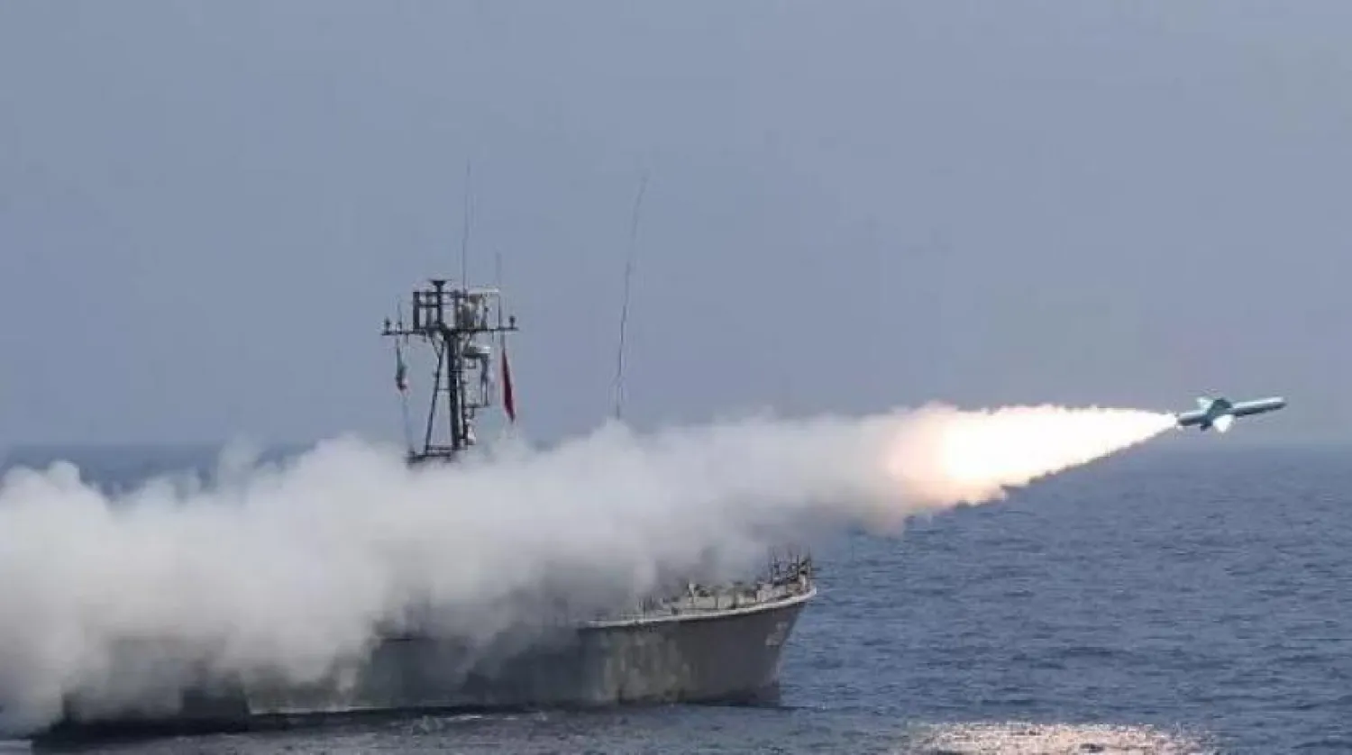 İran Donanması’nın Umman Denizi’nde gerçekleştirdiği tatbikattan bir kesit (AFP-Arşiv)