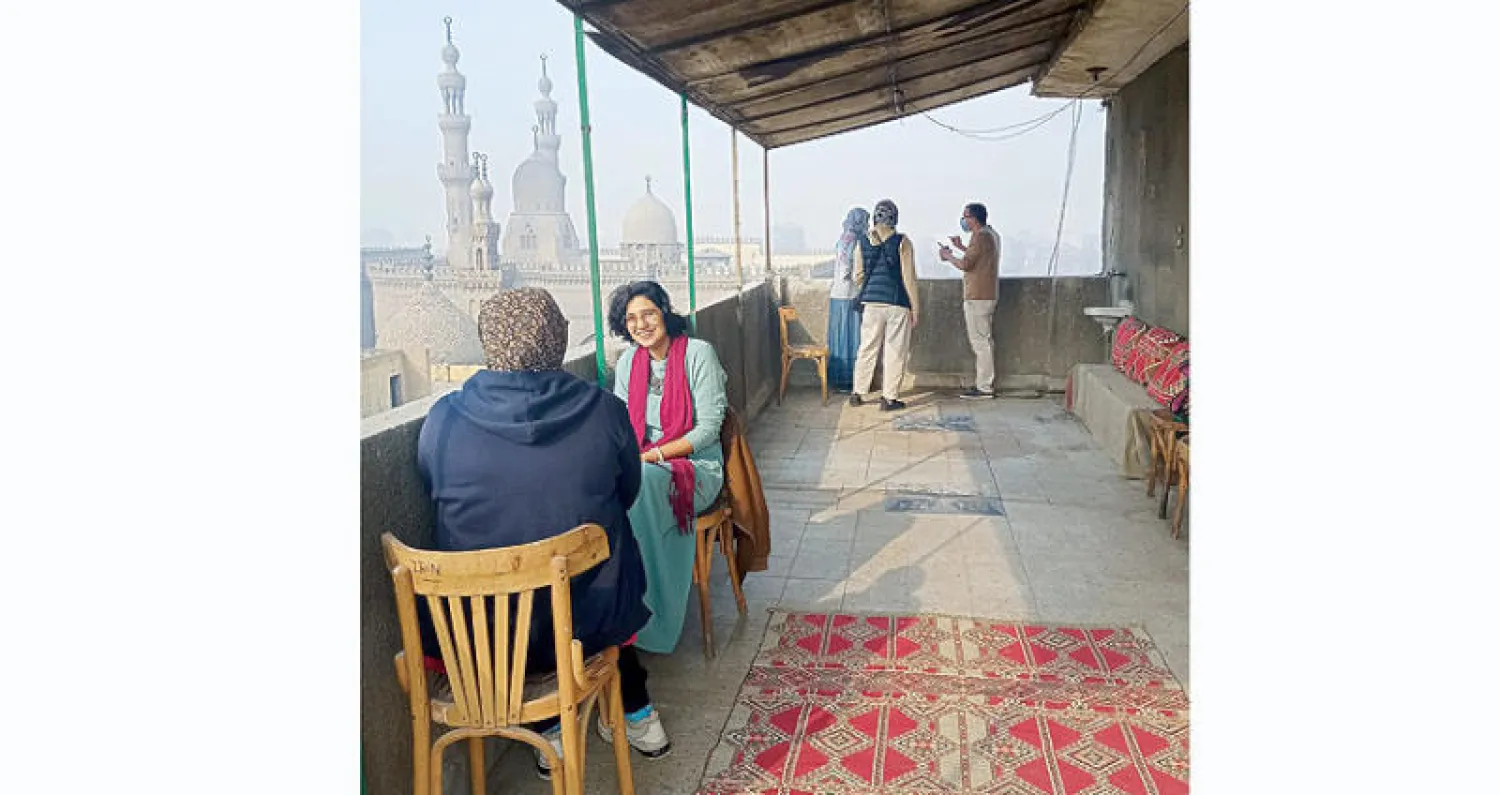 يُعد المرسم مساحة للتواصل الثقافي والنقاش بين الشباب (الشرق الأوسط)