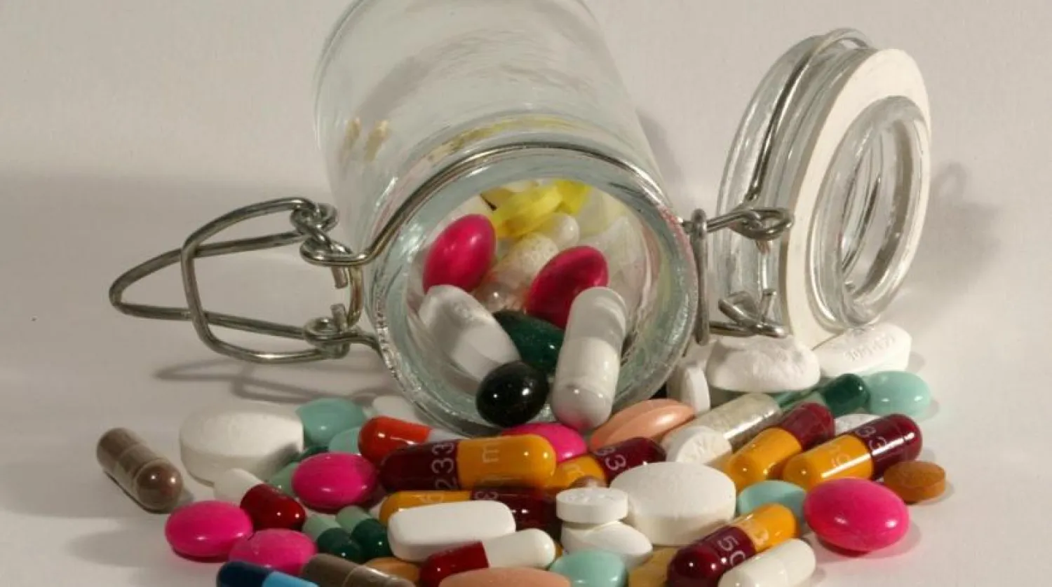 Koronavirüs tecridi nedeniyle evlere kapananların vücutları, güneş ışığından yeterince D vitamini üretemeyebilir (Reuters)
