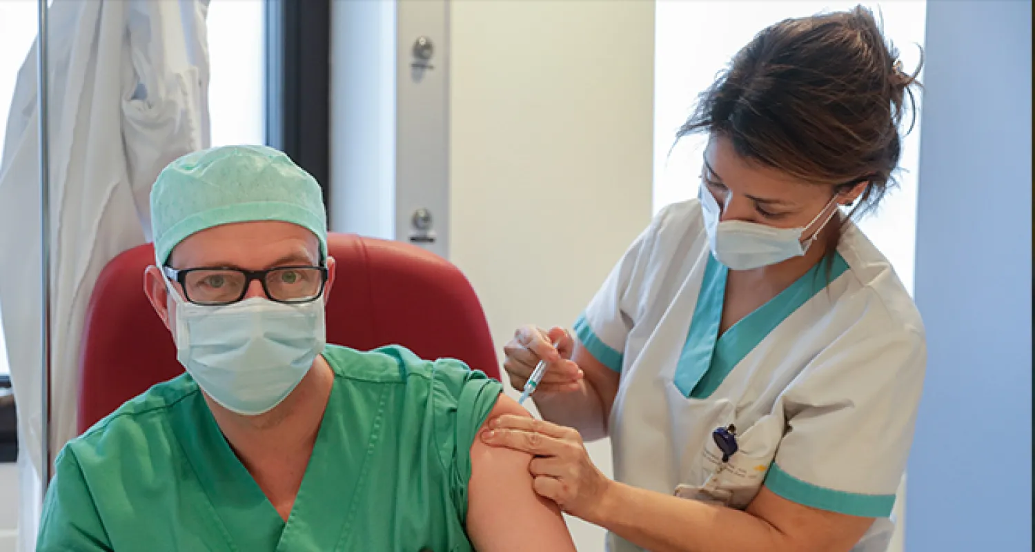 Belçika'da 100 binden fazla kişi Kovid-19'a karşı aşılandı