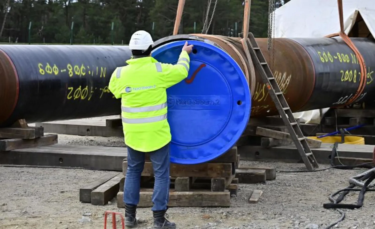 جزء من ورشة خط أنابيب الغاز «نورد ستريم 2» في لوبمين بشمال شرقي ألمانيا (أ.ف.ب)