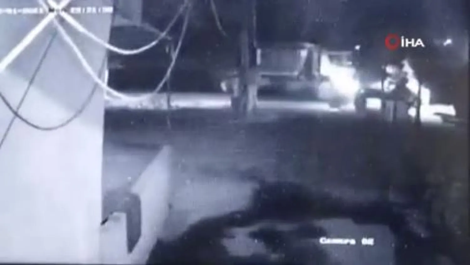 Hindistan'da kamyon kaldırımda uyuyan işçileri ezdi: 13 ölü