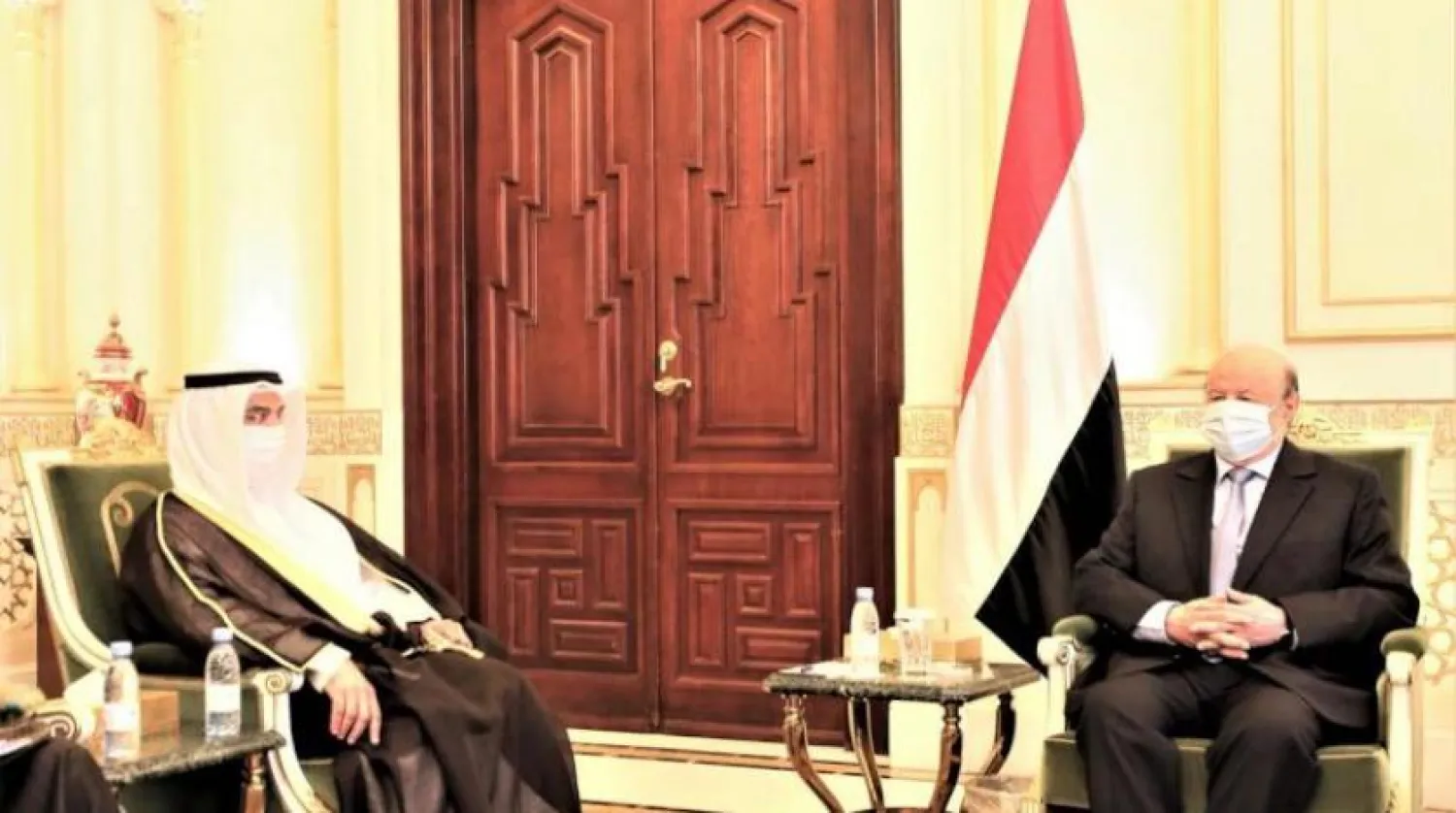 The GCC chief recieves Yemen's President Hadi.