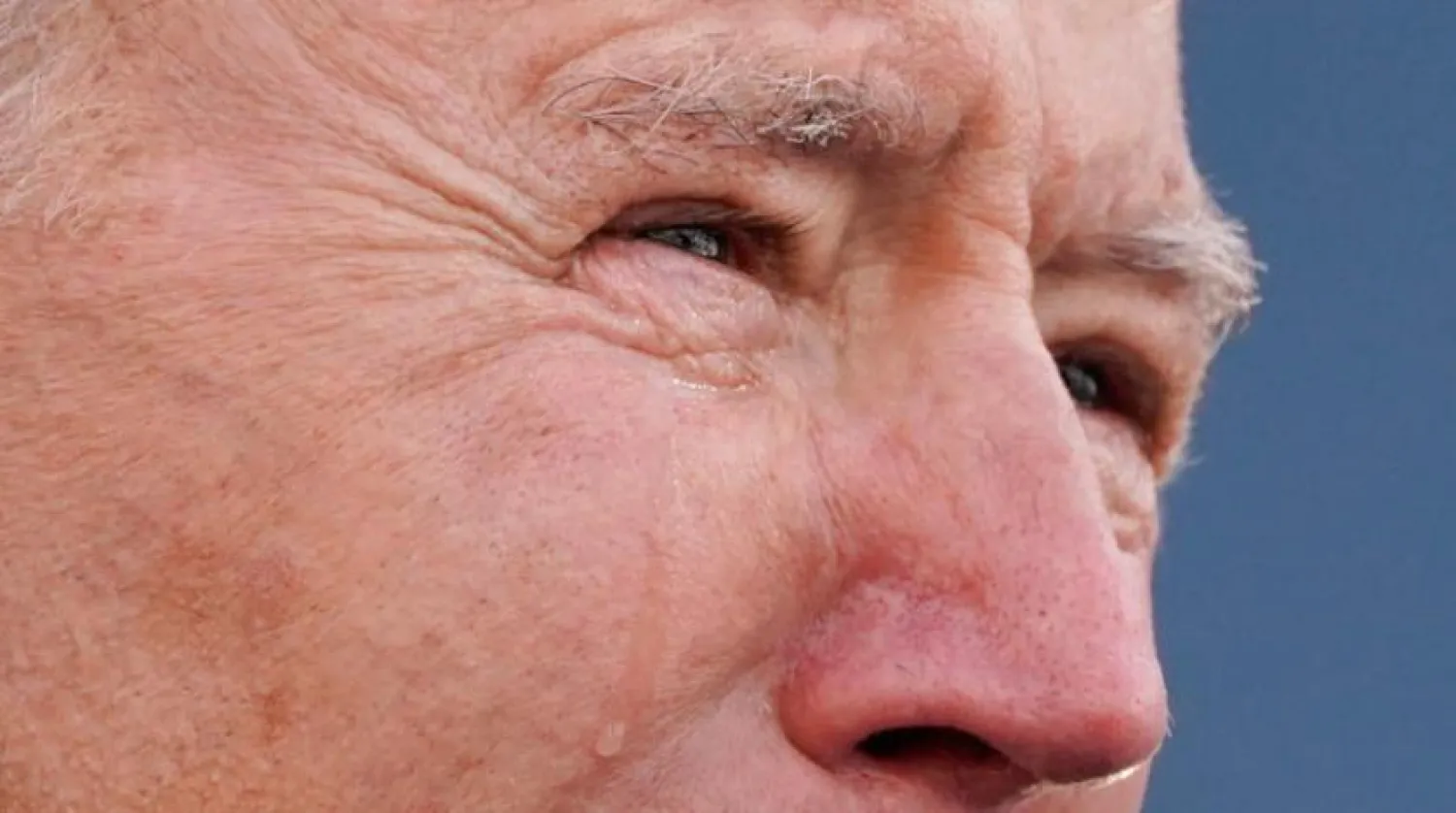 Biden oldukça sınırlı sayıda kişinin katılacağı törenle bugün yemin edecek
Joe Biden Washington’a hareket etmeden önce dün yaptığı konuşmada eyaletine (Delaware) gözyaşları içinde veda etti (AP)
