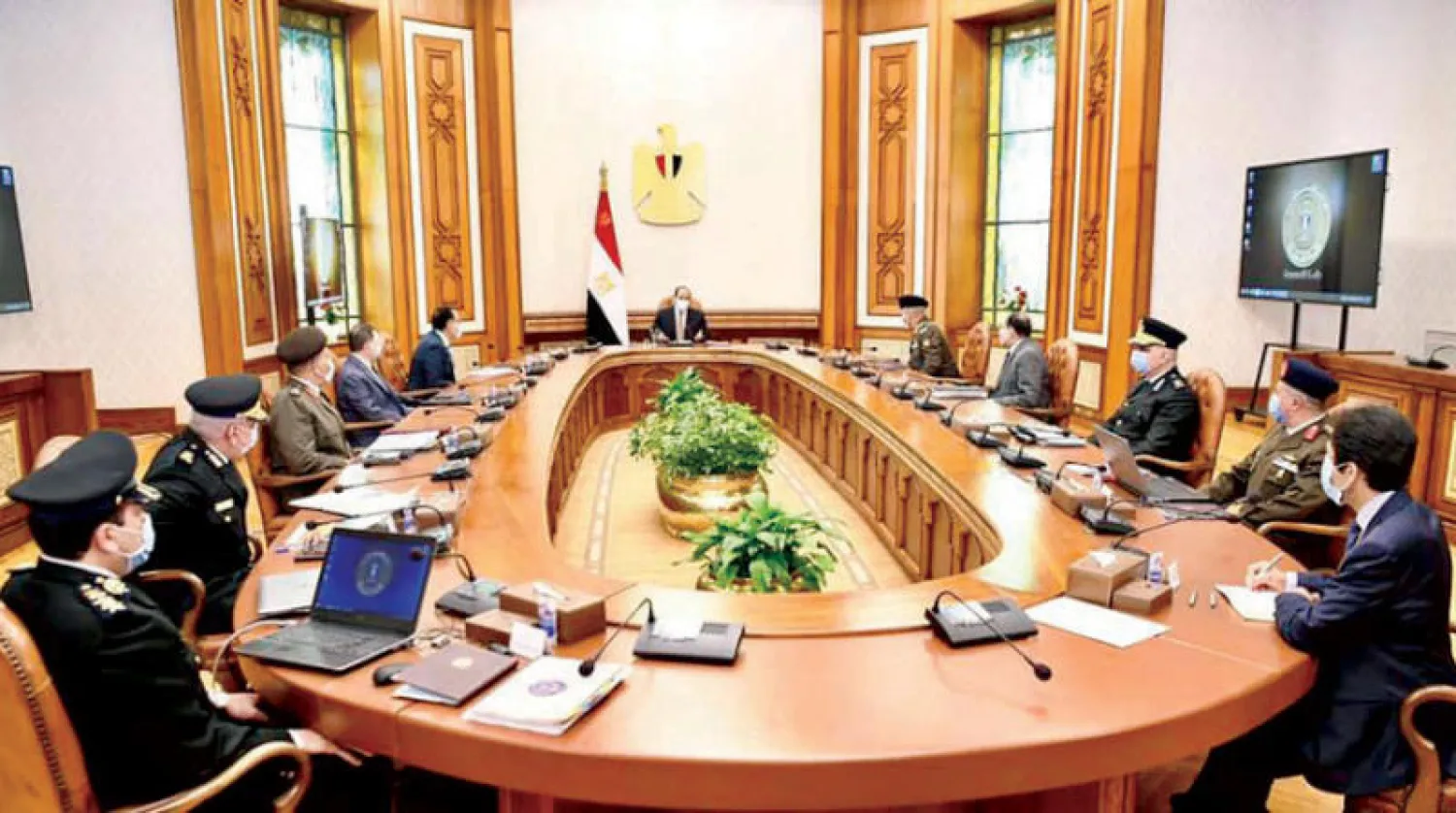 السيسي خلال اجتماع وزاري أمني أمس (الرئاسة المصرية)