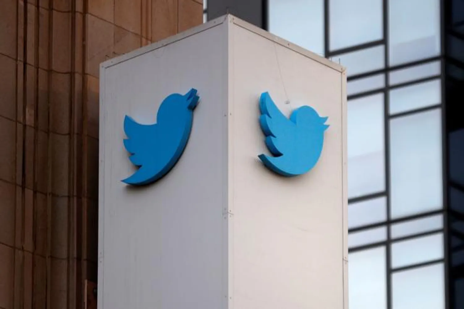 FILE PHOTO: A Twitter logo is seen outside the company headquarters in San Francisco, California, US, January 11, 2021. REUTERS/Stephen Lam
