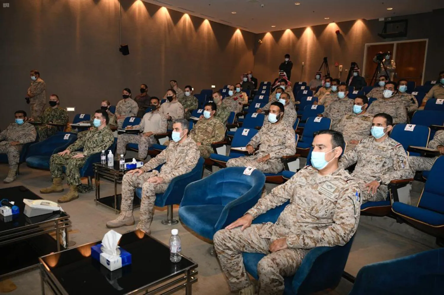 انطلاق تمرين «المدافع البحري 21» في قاعدة الملك عبد العزيز البحرية بالأسطول الشرقي بالجبيل (واس)