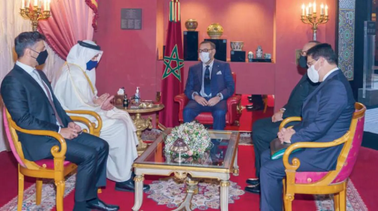 Fas Kralı dün akşam BAE Dışişleri ve Uluslararası İşbirliği Bakanı ile bir araya geldi. (MAP)