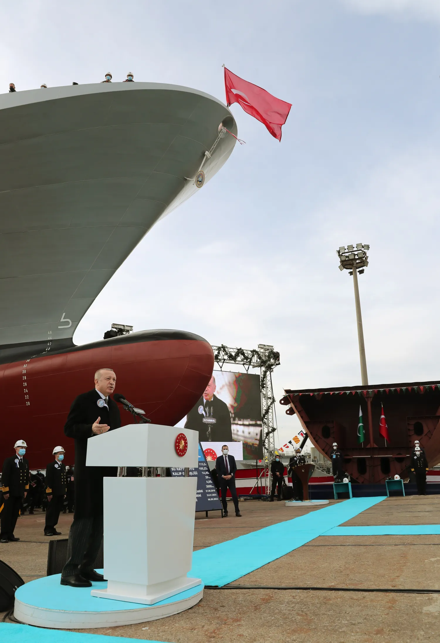 İstanbul (F-515) Fırkateyni'nin Denize İniş Töreni'nde konuşan Cumhurbaşkanı Erdoğan: “Kendi savaş gemisini yapan 10 ülke içindeyiz”