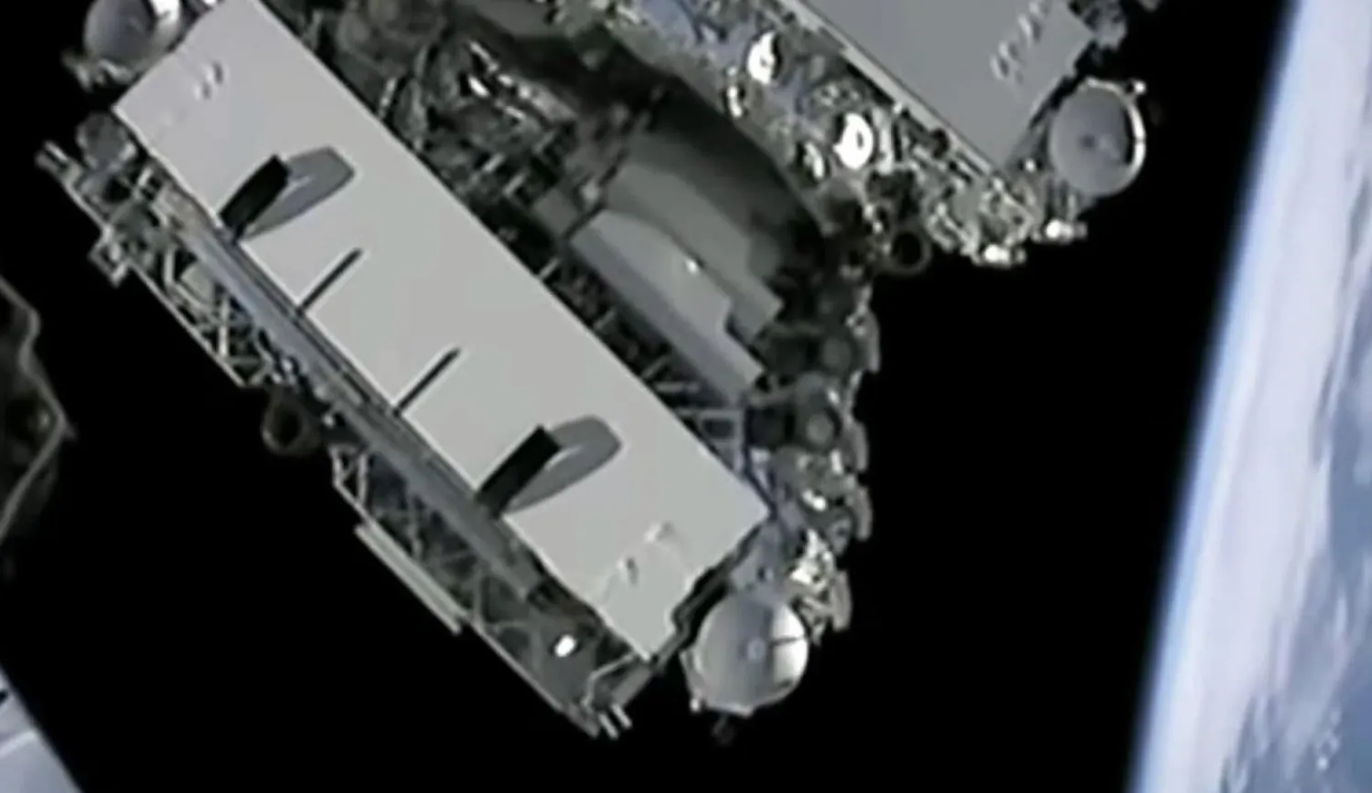 SpaceX on binlerce Starlink internet uydusu fırlatmayı planlıyor (SpaceX)