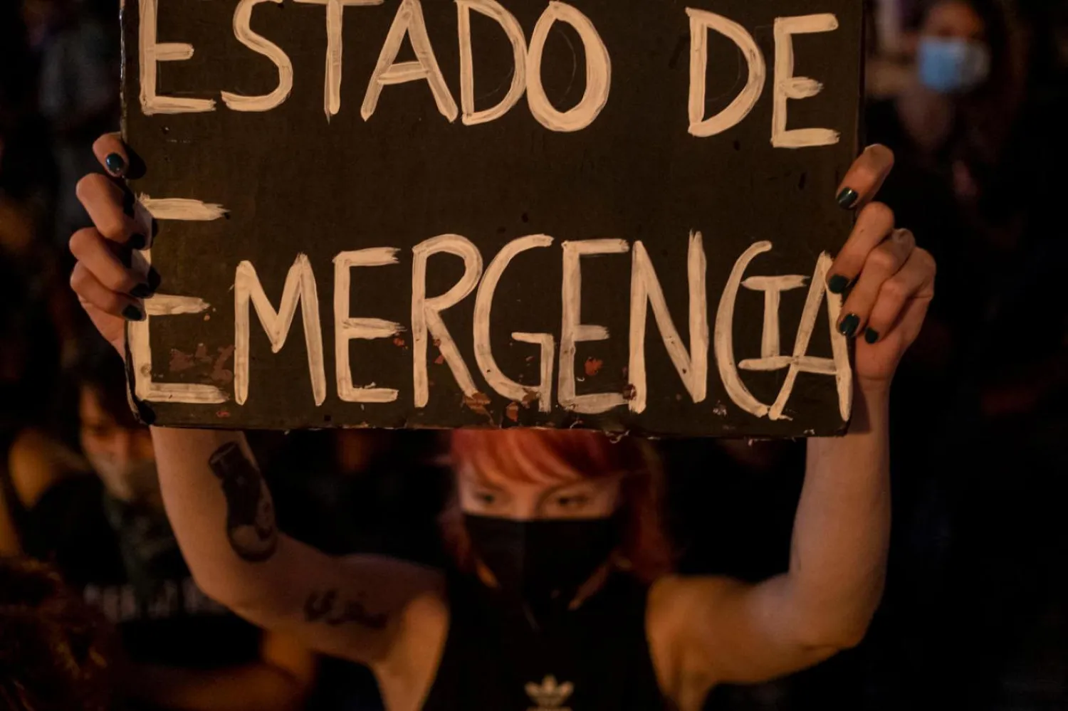 Yerel sivil toplum kuruluşları kadına yönelik şiddet olaylarının önlenmesi için yıllardır mücadele veriyor (AFP)