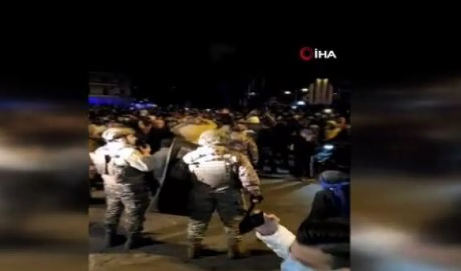 Lübnan'da sokağa çıkma yasağı protestosu: 41 yaralı