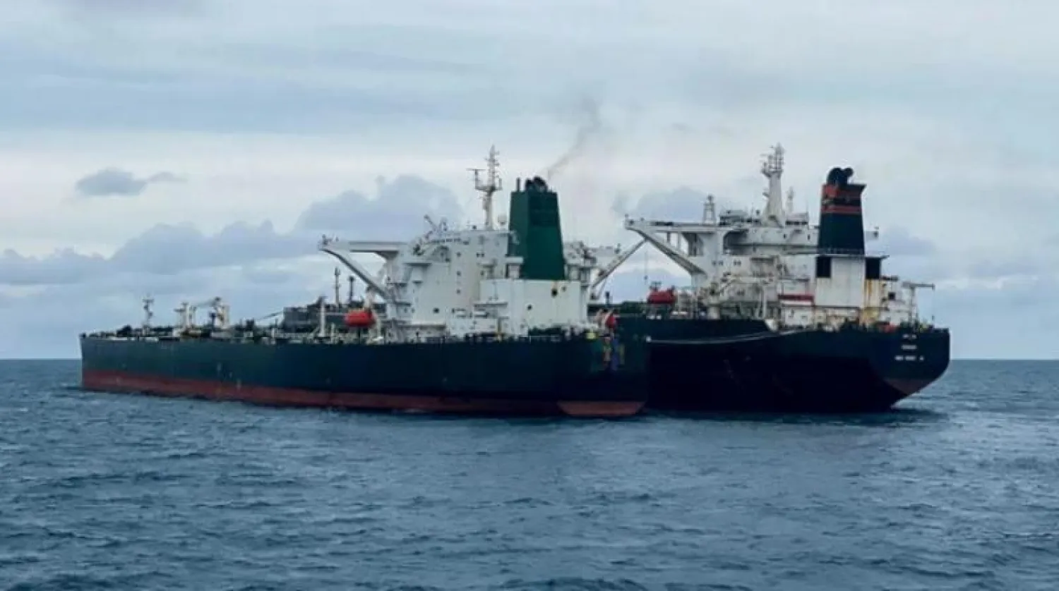 ناقلتا نفط تحملان علمي إيران وبنما أوقفتهما السلطات الإندونيسية للاشتباه بنقل نفط غير قانوني (رويترز)