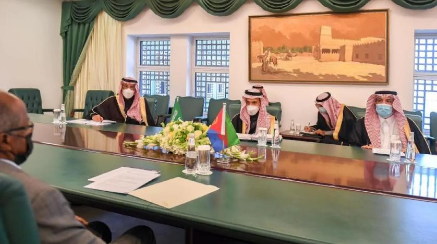 Suudi Arabistan Dışişleri Bakanı ve Eritre’li mevkidaşı ortak komite toplantısında (SPA)