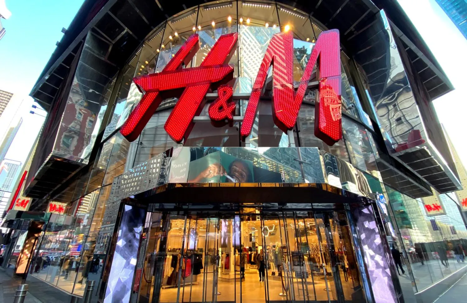The H&M clothing store is seen in Times Square in Manhattan, New York, U.S., November 15, 2019. REUTERS/Mike Segar