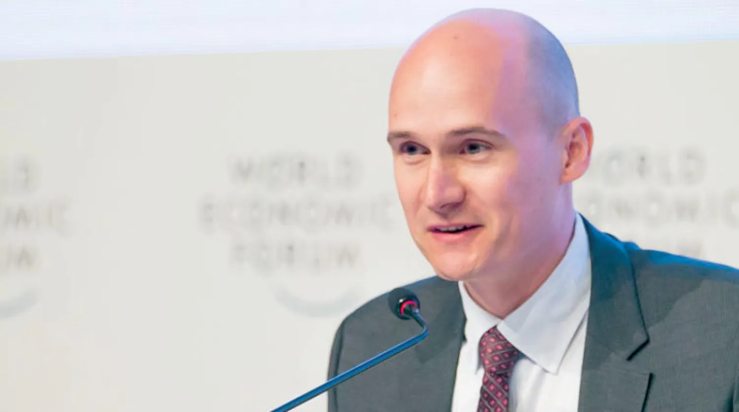 ميريك دوشيك يخاطب مؤتمراً في عام 2017 (المنتدى الاقتصادي العالمي)