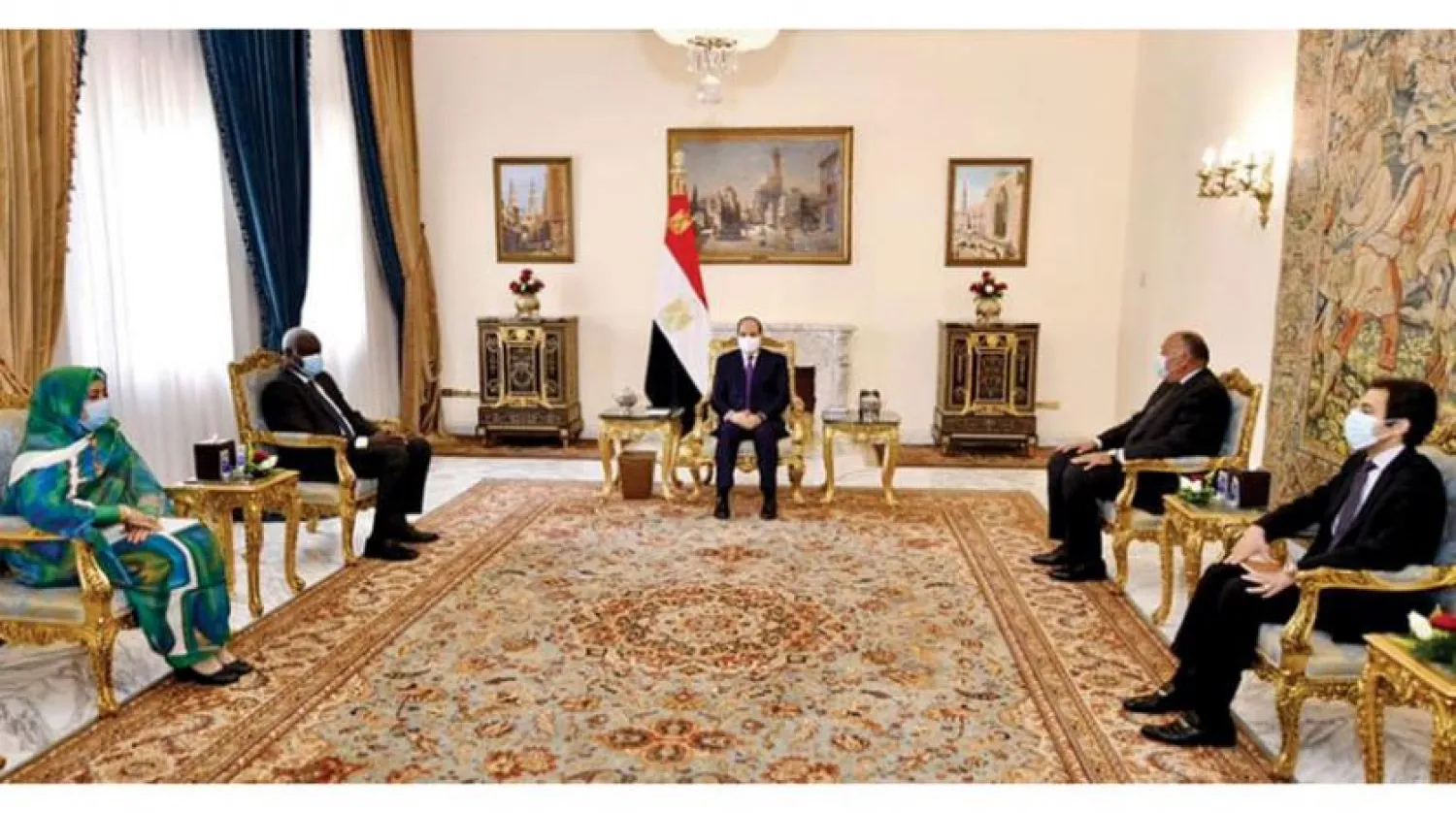 Mısır Cumhurbaşkanı Abdülfettah es-Sisi, Afrika Birliği (AfB) Komisyonu Başkanı Musa Fakih ile Kahire'de bir araya geldi (Mısır Cumhurbaşkanlığı) 