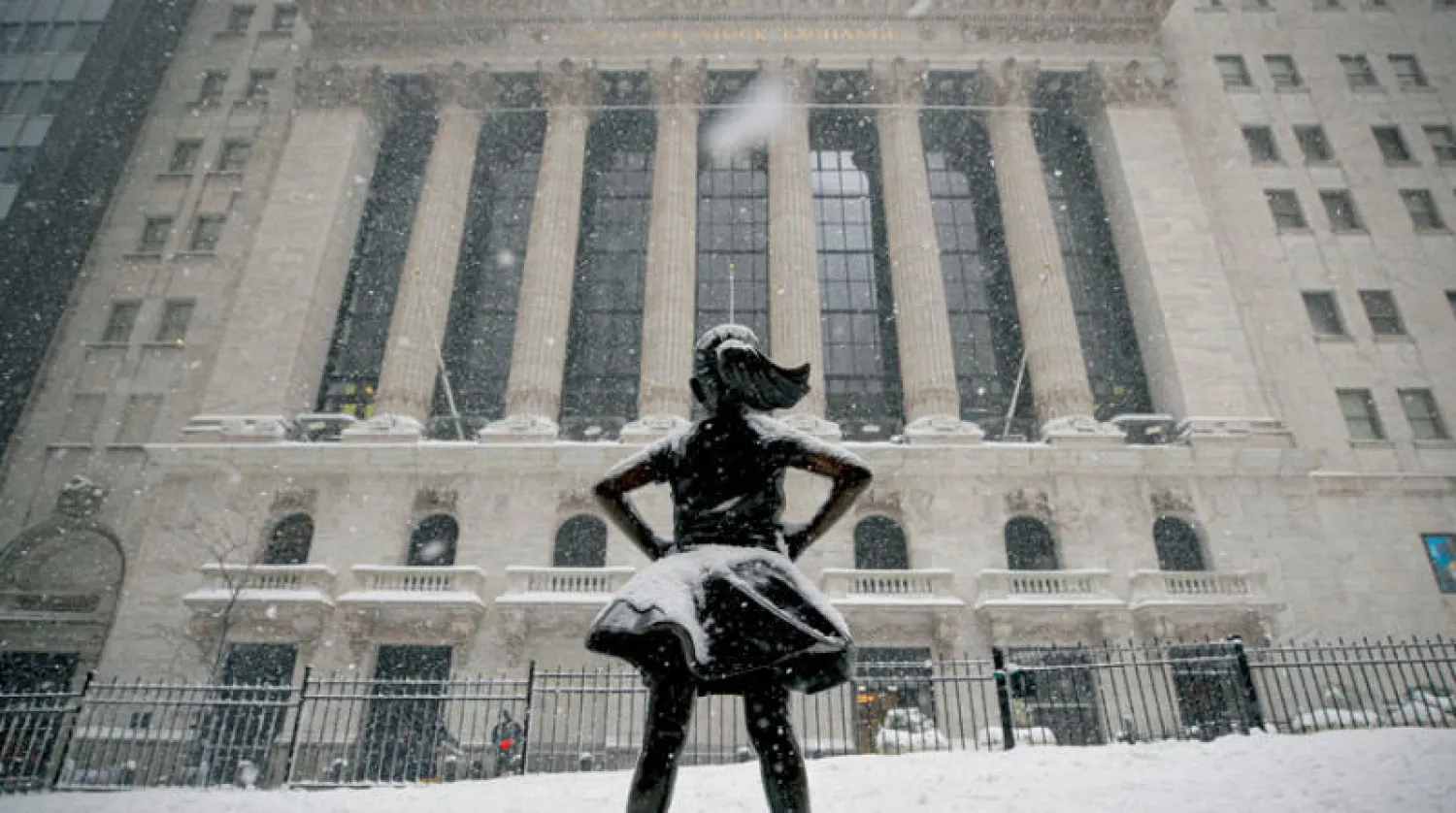 الأسواق العالمية تنتعش مع ترجيحات التعافي وهدوء المضاربات