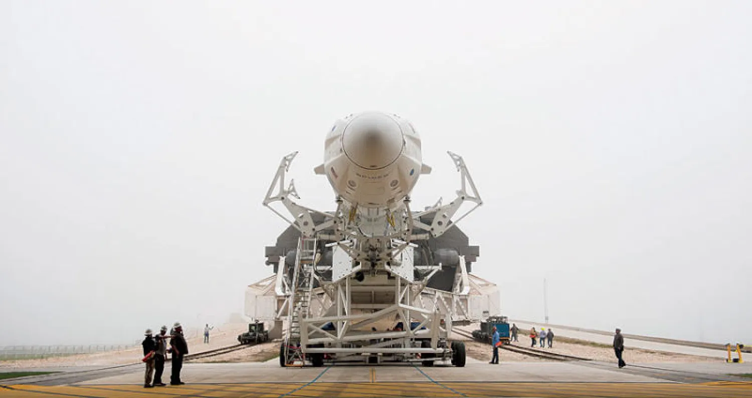 صاروخ {سبيس إكس 9} في مركز كينيدي لأبحاث الفضاء في فلوريدا في فبراير 2019 (نيويورك تايمز)