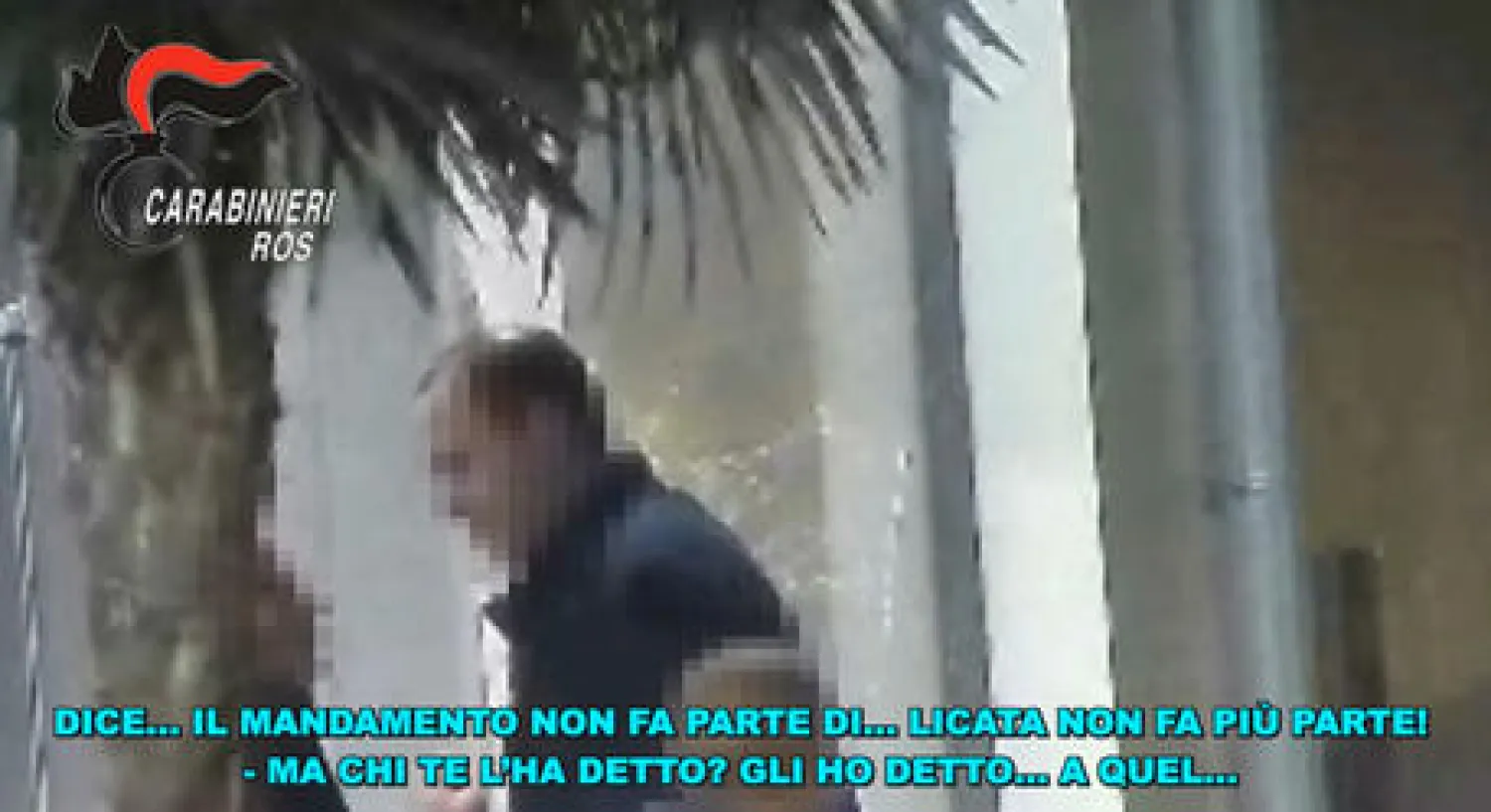 أحد أفراد المافيا خلال القبض عليه في صقلية (أنسا)