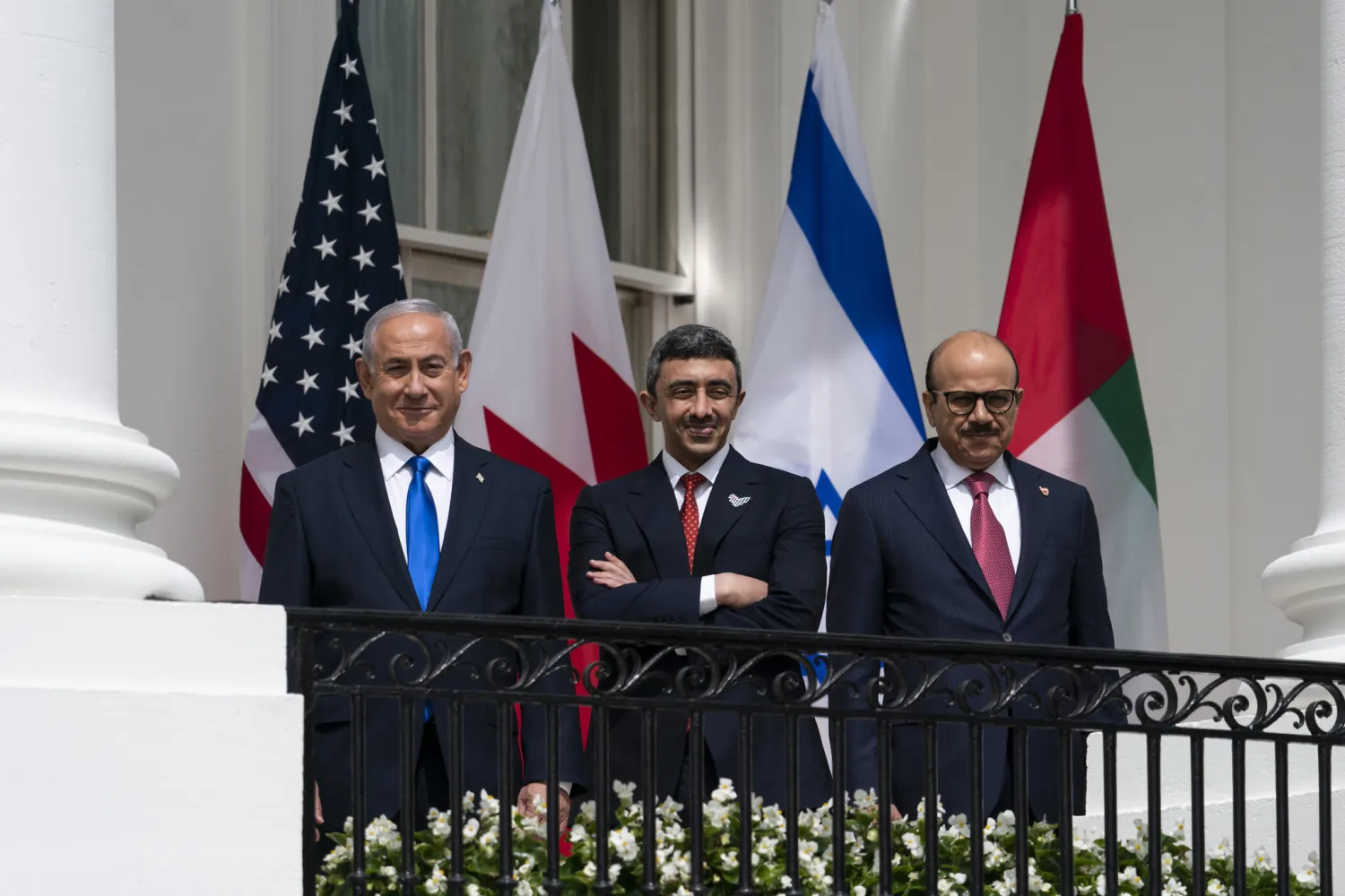 Prime Minister Benjamin Netanyahu, left; United Arab Emirates Foreign Minister Abdullah bin Zayed al-Nahyan; and Bahrain Foreign Minister Khalid bin Ahmed Al Khalifa; at the White House, Sept. 15, 2020. (AP Photo/Alex Brandon)
