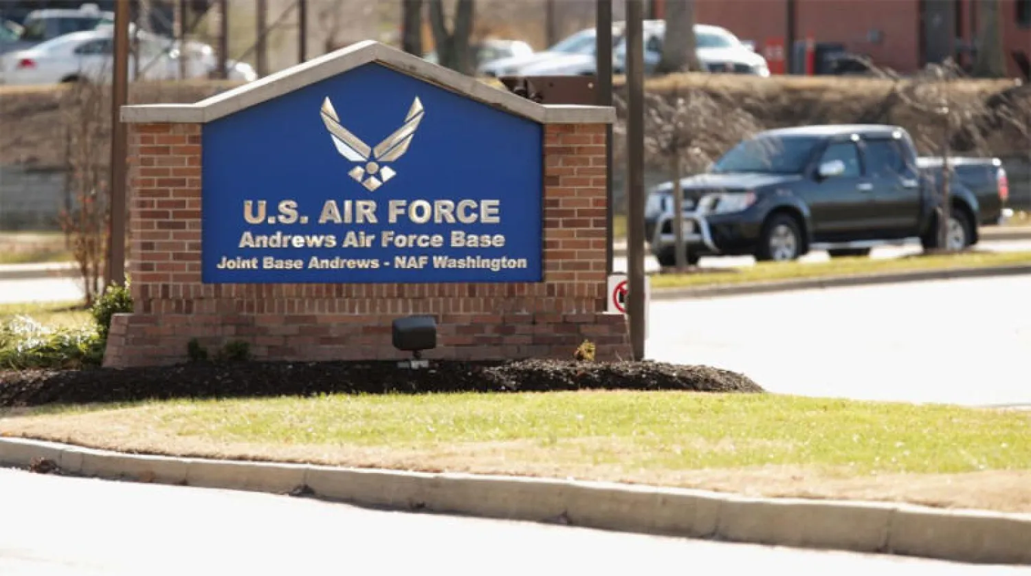 متسلل أميركي ينجح في الصعود إلى طائرة عسكرية