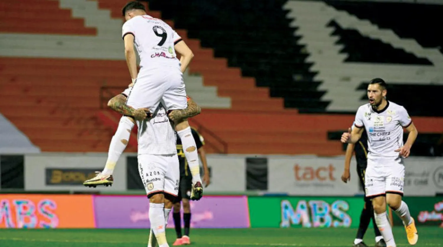 فرحة شبابية تكررت أربع مرات أمام الرائد أمس (تصوير: عبد الرحمن السالم)