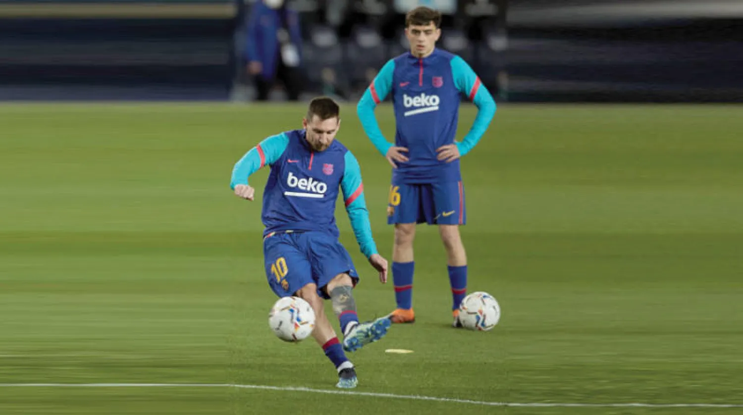 ميسي جاهز لقيادة برشلونة أمام إشبيلية اليوم (إ.ب.أ)